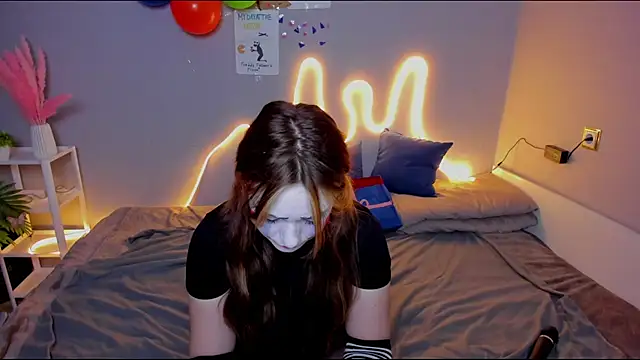 kitty rinnaa online show from October 31, 1:18 am