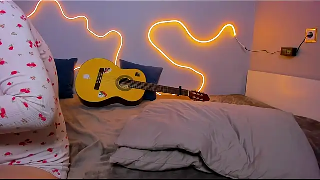 kitty rinnaa online show from October 28, 1:44 am