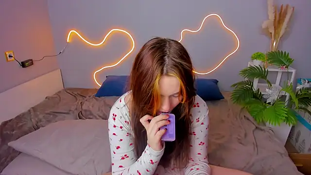 kitty rinnaa online show from October 2, 1:32 am