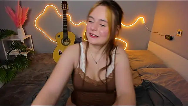 kitty rinnaa online show from October 21, 2:04 am