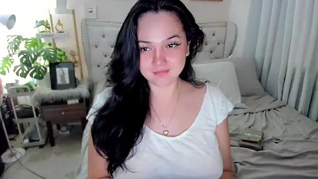 Snapshot of SweetHoney369 chatting on September 26, 1:47 am SweetHoney369 online show from September 26, 1:47 am