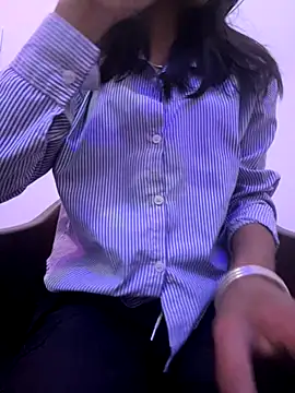 Snapshot of modelnishu chatting on October 26, 3:07 pm modelnishu online show from October 26, 3:07 pm