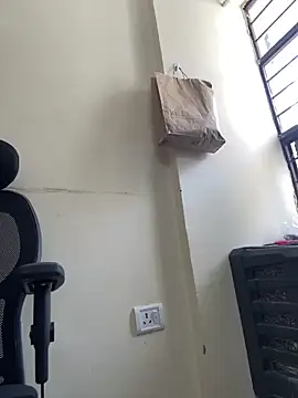 modelnishu online show from March 18, 5:45 am