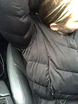 Reina Cummings online show from October 15, 5:10 am