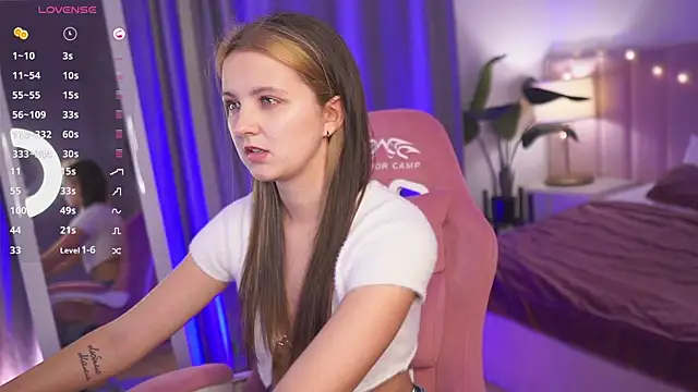 Snapshot of LilLisa chatting on October 4, 4:11 pm LilLisa online show from October 4, 4:11 pm