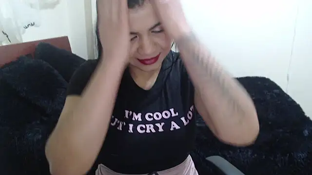 Snapshot of ruby_sky69 chatting on October 23, 1:17 pm ruby sky69 online show from October 23, 1:17 pm