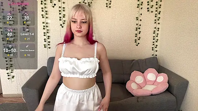 LoriConer online show from September 23, 7:17 am