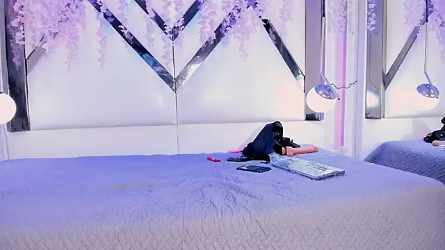 Snapshot of NallyMax1 chatting on October 27, 7:26 am NallyMax1 online show from October 27, 7:26 am