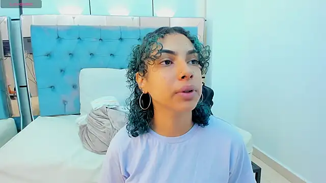 Snapshot of lis_rous chatting on October 7, 11:25 am lis rous online show from October 7, 11:25 am