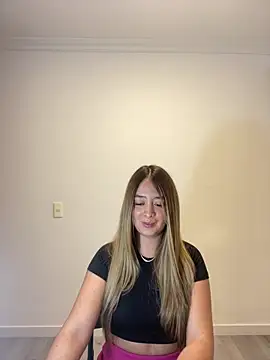 Snapshot of Zara_Ross chatting on October 14, 12:35 am Zara Ross online show from October 14, 12:35 am