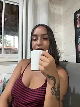 hannahhotwife online show from February 17, 9:03 pm