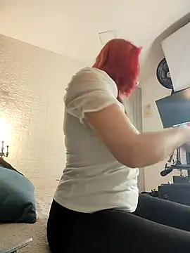 Snapshot of angel__red_ chatting on October 10, 3:11 am angel red online show from October 10, 3:11 am