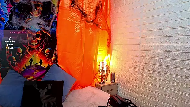 Snapshot of angel__red_ chatting on October 5, 1:10 am angel red online show from October 5, 1:10 am