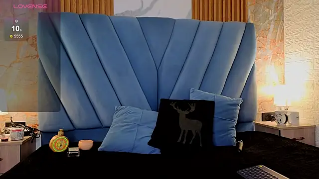 Snapshot of angel__red_ chatting on September 13, 4:09 am angel red online show from September 13, 4:09 am