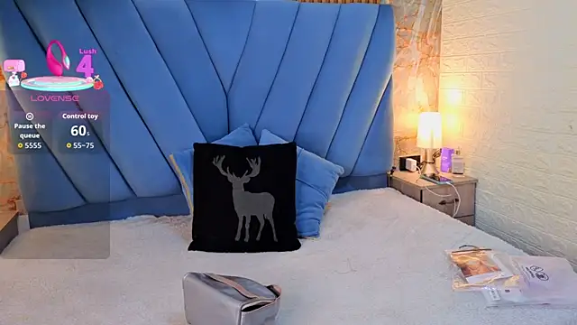 Snapshot of angel__red_ chatting on September 18, 3:27 am angel red online show from September 18, 3:27 am