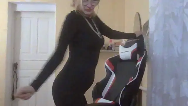 Snapshot of TianaQLove chatting on October 27, 5:19 pm TianaQLove online show from October 27, 5:19 pm