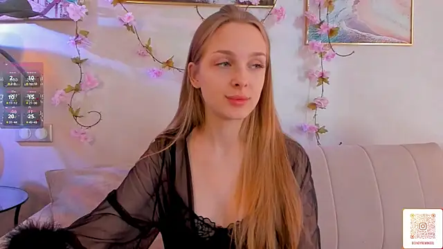 Snapshot of CindyGreen chatting on November 2, 6:50 am CindyGreen online show from November 2, 6:50 am