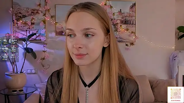 Snapshot of CindyGreen chatting on October 27, 7:59 am CindyGreen online show from October 27, 7:59 am