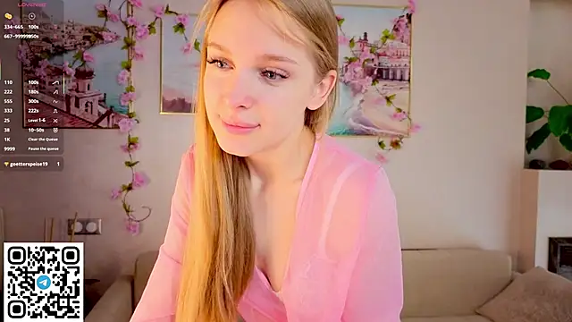 Snapshot of CindyGreen chatting on October 1, 7:13 am CindyGreen online show from October 1, 7:13 am