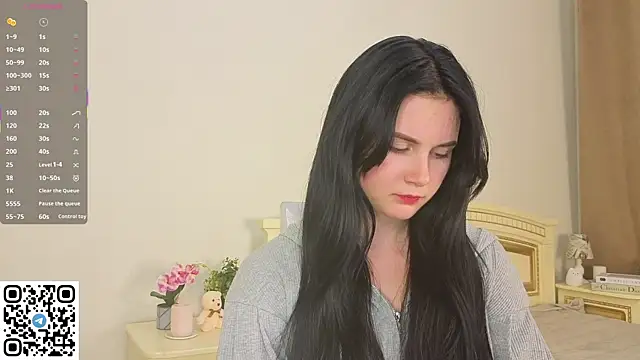 Snapshot of EnricaElis chatting on October 3, 9:20 pm EnricaElis online show from October 3, 9:20 pm