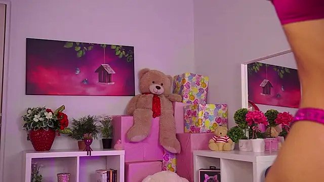 ZariaVera online show from October 3, 6:46 pm