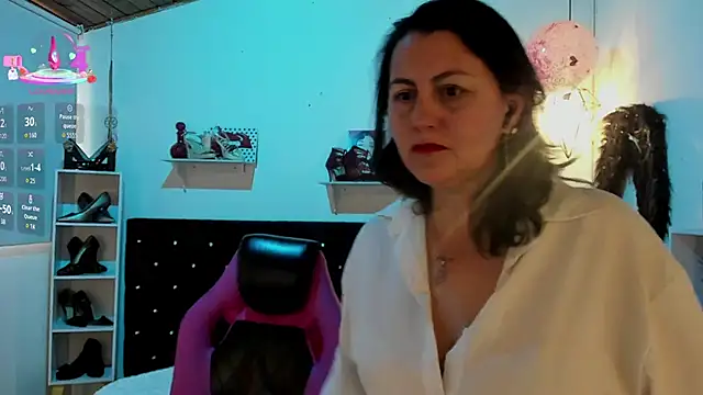 Snapshot of D_Martii chatting on October 10, 12:32 pm D Martii online show from October 10, 12:32 pm