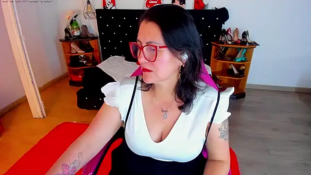 Snapshot of D_Martii chatting on October 20, 2:42 pm D Martii online show from October 20, 2:42 pm