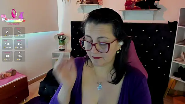 Snapshot of D_Martii chatting on September 28, 2:11 pm D Martii online show from September 28, 2:11 pm