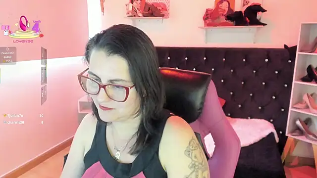 Snapshot of D_Martii chatting on October 7, 7:51 pm D Martii online show from October 7, 7:51 pm