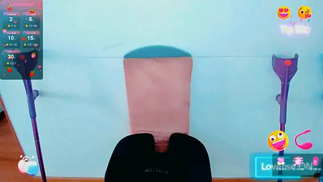 Snapshot of _samy_huber chatting on October 31, 6:45 pm samy huber online show from October 31, 6:45 pm