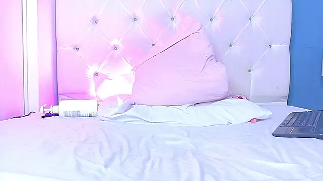 LizetteKitty online show from June 5, 6:52 am