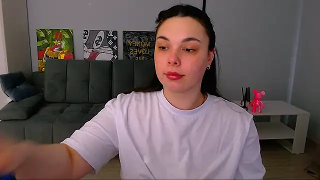 queenofthesense  online show from March 3, 6:30 am