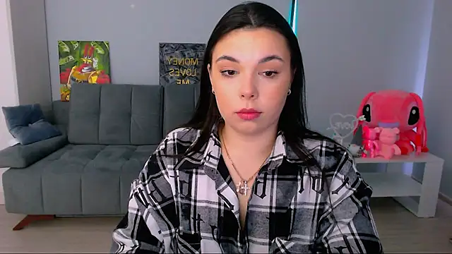 queenofthesense  online show from February 15, 7:00 am