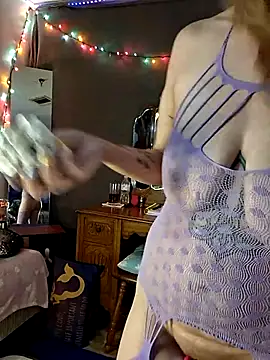 PeachyAriel online show from April 13, 2:35 am