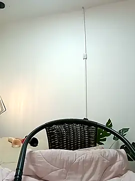 Snapshot of LilyCutee_ chatting on September 15, 7:21 pm LilyCutee  online show from September 15, 7:21 pm