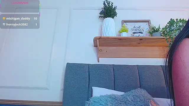 Snapshot of LilyCutee_ chatting on October 19, 8:00 pm LilyCutee  online show from October 19, 8:00 pm