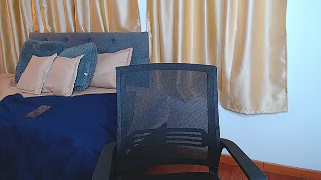 Snapshot of LilyCutee_ chatting on September 23, 7:45 pm LilyCutee  online show from September 23, 7:45 pm