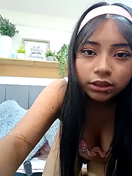 Snapshot of LilyCutee_ chatting on September 10, 7:25 pm LilyCutee  online show from September 10, 7:25 pm