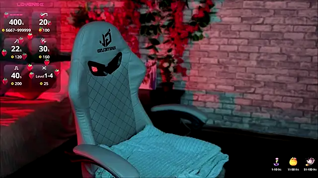 Snapshot of Mira_Fyre chatting on October 13, 10:12 pm Mira Fyre online show from October 13, 10:12 pm