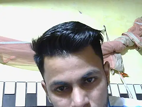 ursdreamperson online show from April 21, 1:53 am