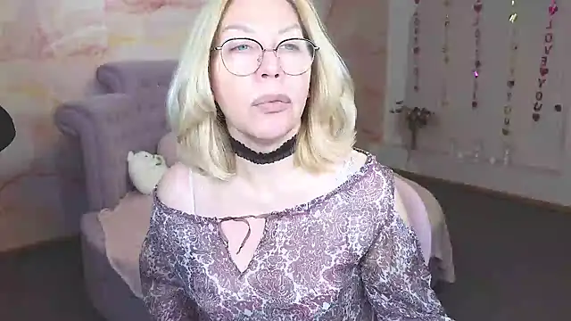 Snapshot of Wendy_Waves chatting on September 25, 11:31 am Wendy Waves online show from September 25, 11:31 am