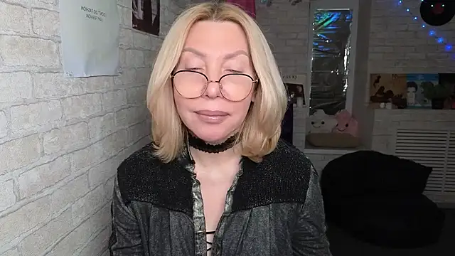 Snapshot of Wendy_Waves chatting on October 2, 12:32 pm Wendy Waves online show from October 2, 12:32 pm