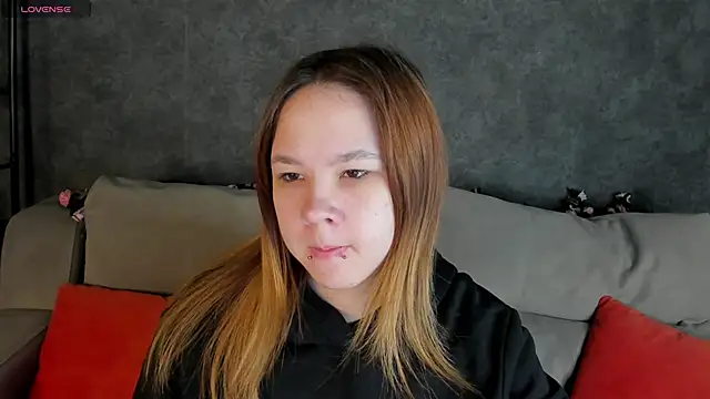 Lori Blossom online show from February 19, 1:16 am