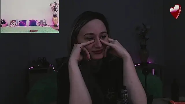 AliceMooreXO online show from September 25, 6:56 am