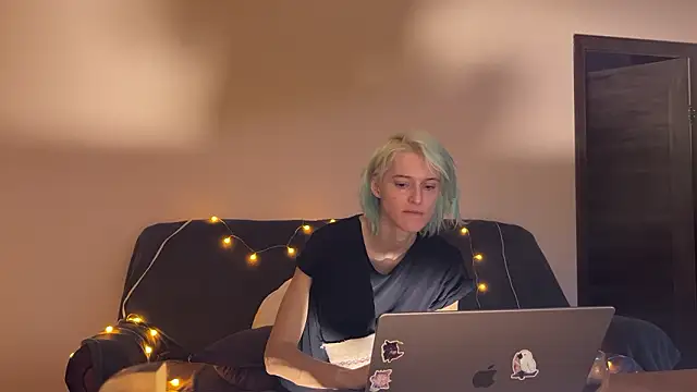 Lea Elfie online show from March 24, 3:17 pm