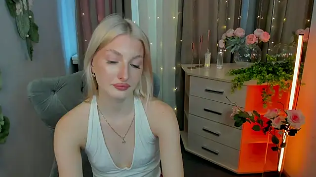 Sarrah blush online show from September 15, 2:14 pm