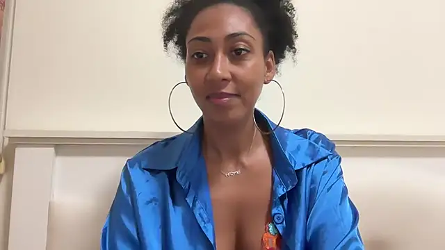 Vaylisse online show from October 28, 6:24 pm