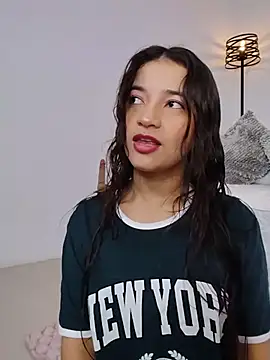 Snapshot of LUNAA___ chatting on October 14, 3:42 am LUNAA online show from October 14, 3:42 am