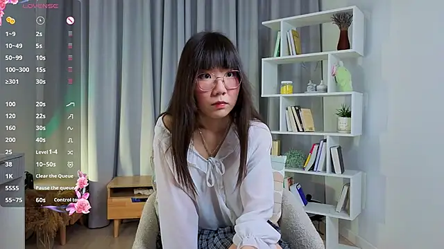 UdelaDodson online show from January 13, 2:28 am