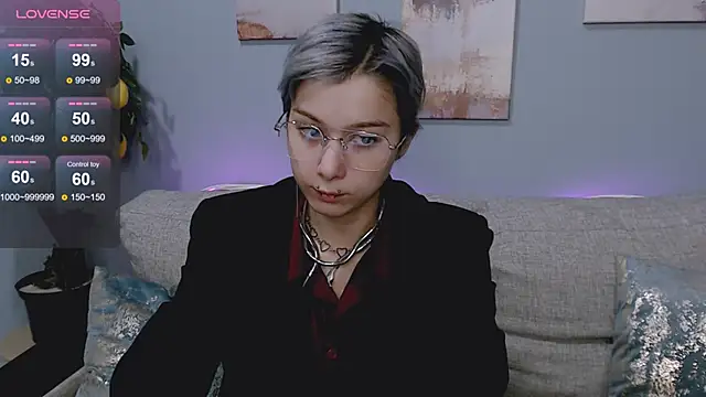 SophieAsh online show from September 30, 7:14 am